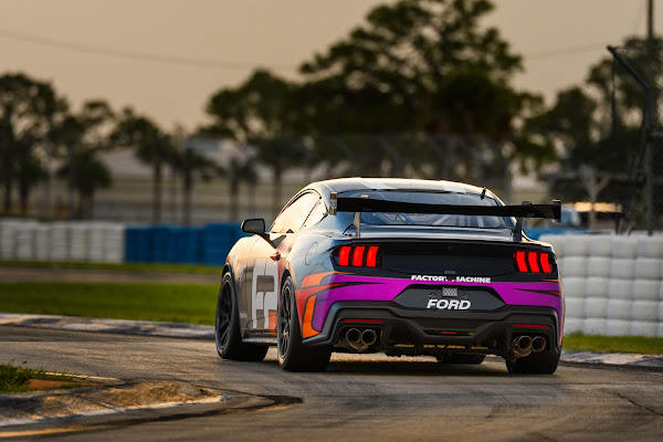  Novo Ford Mustang GT4 é apresentado em Spa-Francorchamps